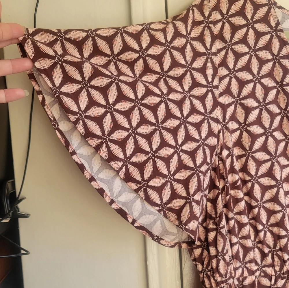 Chic Brown and Cream Geometric Maxi Dress - Picture 14 of 14